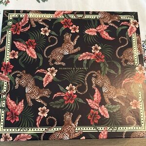 Desmond & Dempsey gift box